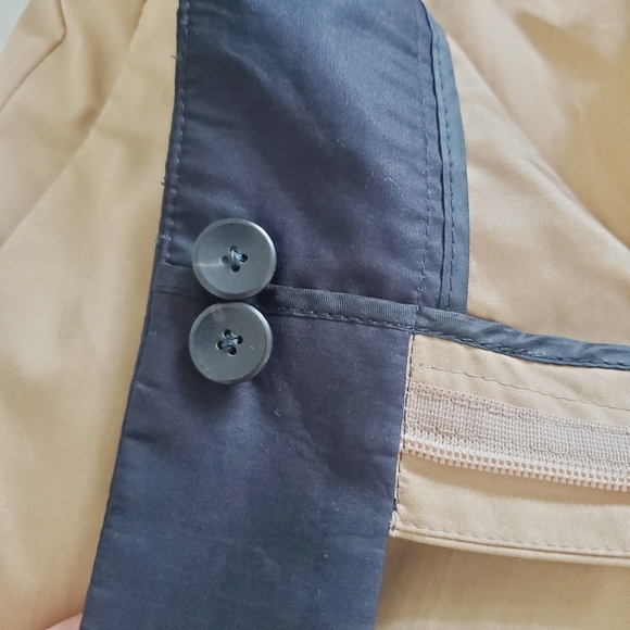 AKRIS Women's Casual Trousers Tan with Black Waist Size 6 - Picture 10 of 11